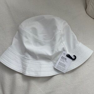 NWT lululemon athletica White Bucket Hat
